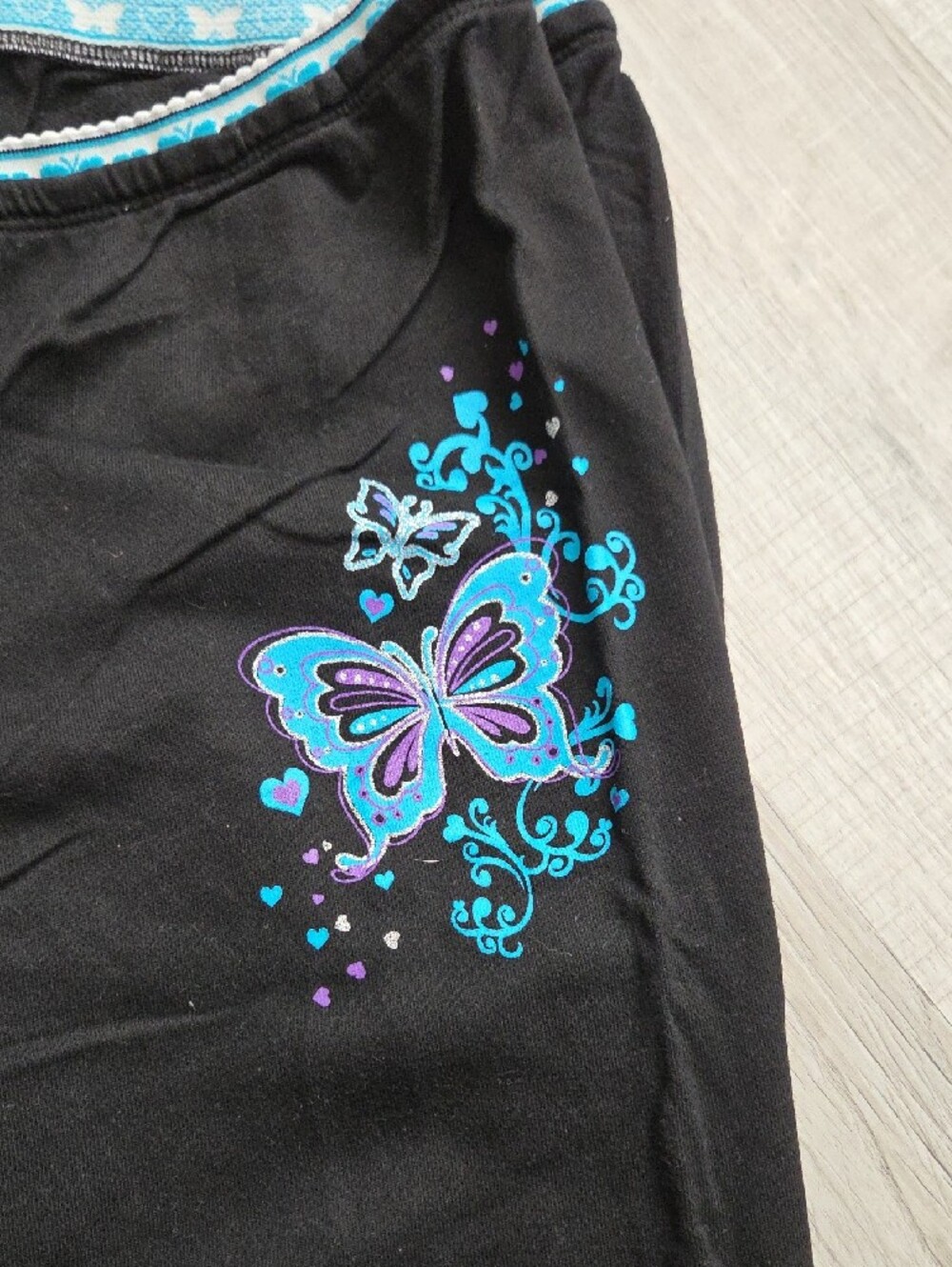 Mix & Co Women’s Black Capris with Blue Butterfly Accent Size 2X - Picture 2 of 5